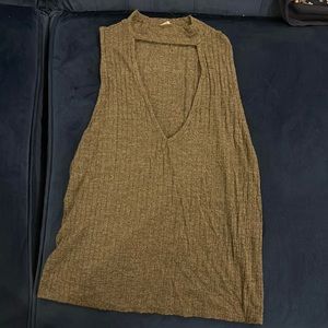 Gray sleeveless tank